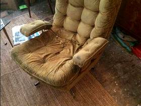 Freecycle 1970's green velvet swivel armchair