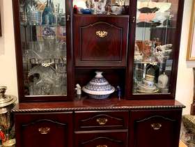 Freecycle Mahogany display cabinet with lights